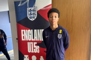 英媒：蒂亚戈-席尔瓦之子伊戈首次获得英格兰U15训练营征召