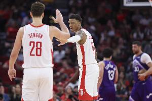 乌杜卡：史密斯变壮后比赛更自如 成功支援申京和杜兰特