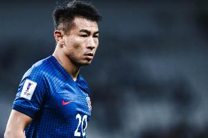 沪媒：于汉超本赛季9球3助3黄牌，拼劲和认真程度可见一斑