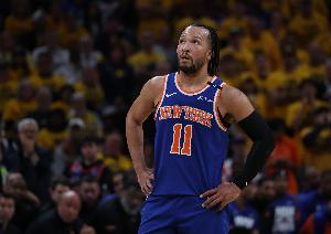 火力全开！布伦森22中10砍全场最高31分外加5板 首节19分