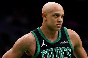 马祖拉：沃尔什始终做好了准备 他帮助球队扭转了比赛局势