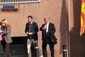 如何看待梅西夜访诺坎普？拉波尔塔朝镜头竖大拇指，不作回应