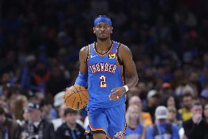 麦迪：SGA强壮&左右手都能转身进攻跳投&三分 天啊 到底该怎么防