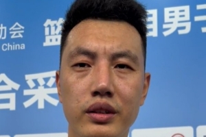 翟晓川：跟年轻球员跑3200米、400米的训练 我和方硕都是跑在前面