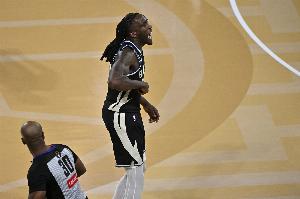 雄鹿折损一员大将！普林斯本赛季场均6.1分1.6板 三分命中率42.9%