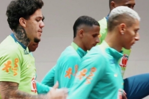 巴西队在阿森纳训练中心进行训练，将在酋长球场对阵塞内加尔