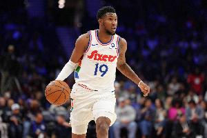 我也叫华子！贾斯汀-爱德华兹建奇功 9中8贡献22分&三分6中5