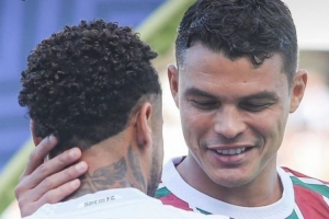 内马尔加盟弗鲁米嫩塞？弟媳社媒晒与内马尔合照引发猜测