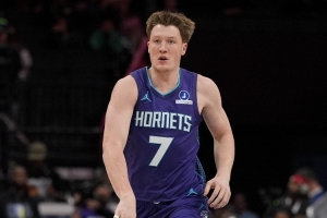 预定最佳新秀！4号秀克尼佩尔20中12&三分9中4砍生涯新高32分！