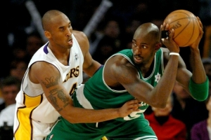 杨毅：09-10黄绿大战强度是我心中的第一 比赛开始就排山倒海抱摔