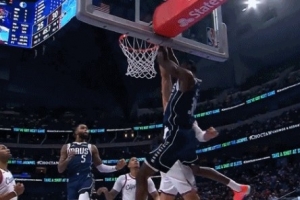 死亡隔扣！西塞接拉塞尔助攻 隔扣大洛佩斯打成2+1