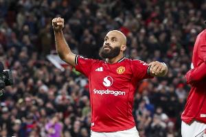 卡里克：姆伯莫能适应在大俱乐部踢球，他表现很稳定