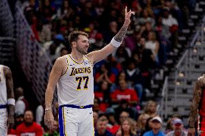 三双雏形？东契奇首节得到12分3篮板5助攻 正负值+12！