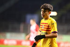 官方：巴萨小将埃斯帕特在西班牙青年队受伤，预计缺席8到10周