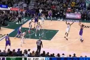 越投越顺！东契奇无视防守 顶弧连续飙中两记三分