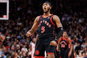 三节破败！奎克利突破到篮下打进压哨抛投