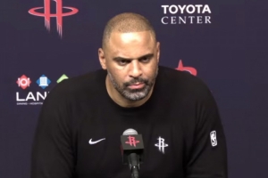 乌度卡：相比在篮网有哈登&欧文等老将 杜兰特在这需要多积极发声