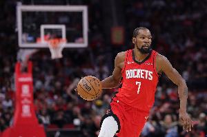 持续输出！杜兰特持球单打 转身后仰跳投打成2+1