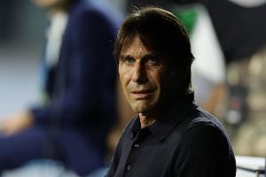 意媒：孔蒂本周一指导全队训练，和那不勒斯球员进行了面对面交流