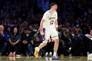 内外开花！拉拉维亚10中6贡献16分4板 三分5中2&正负值+13